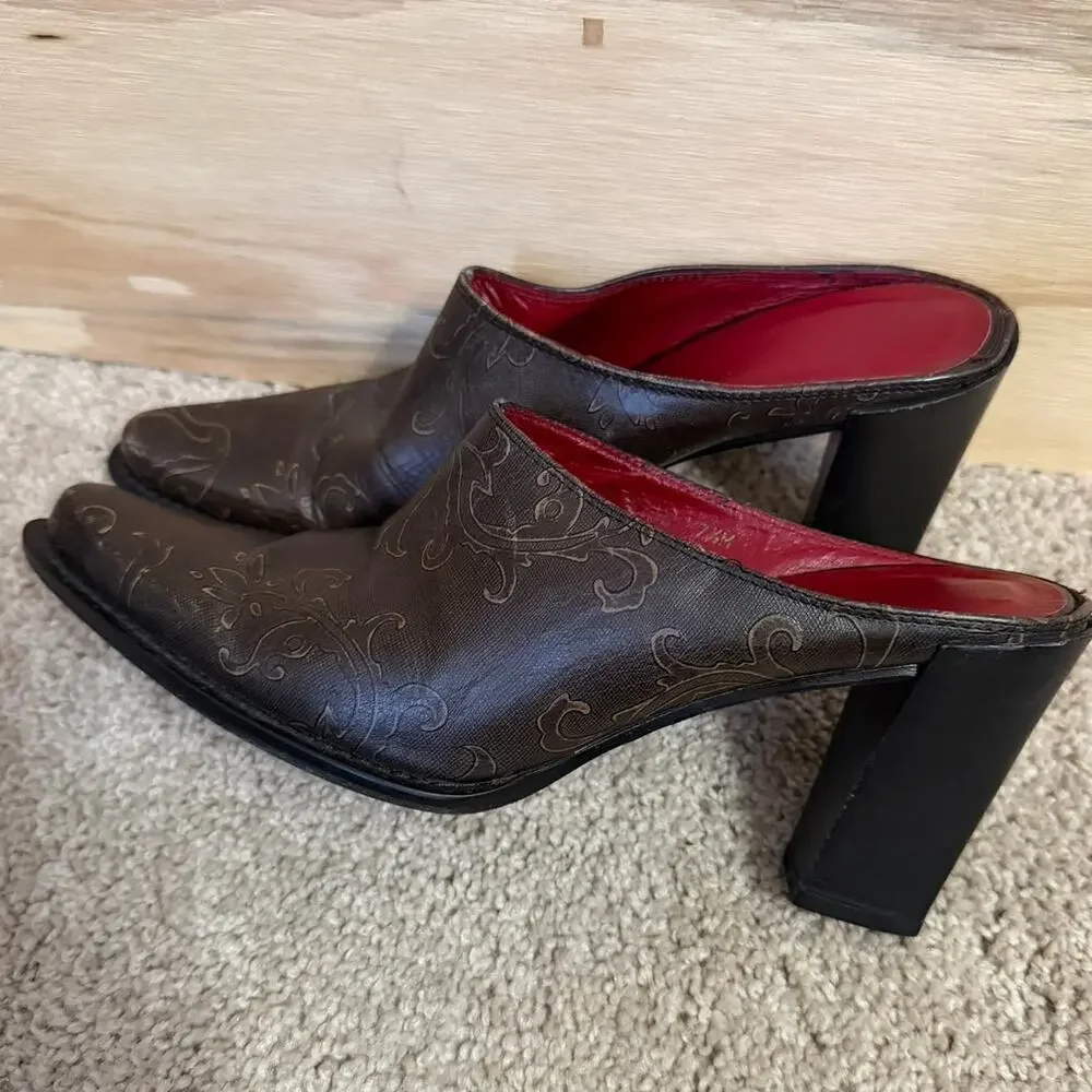 Women's Donald Pliner‎ Western Mules 7.5 Embossed Slip On Shoes